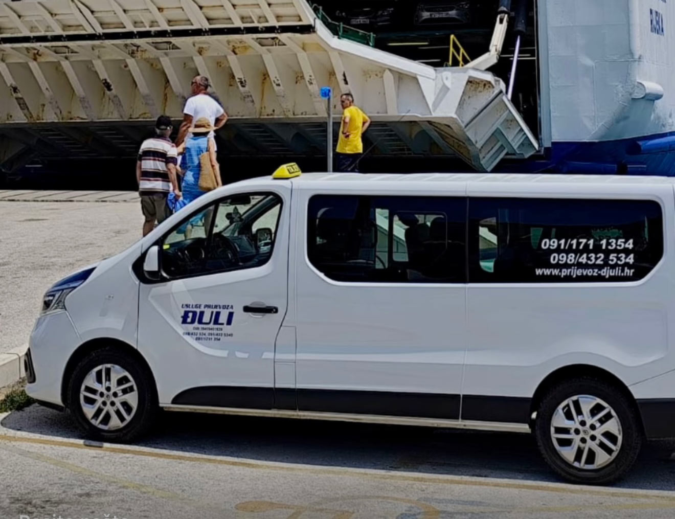 renault-megane-taxi-vis